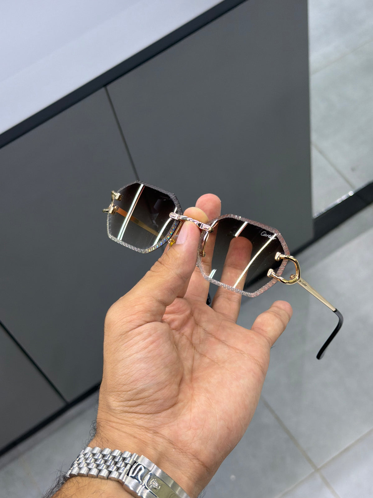 Diamond cut Cartier marron