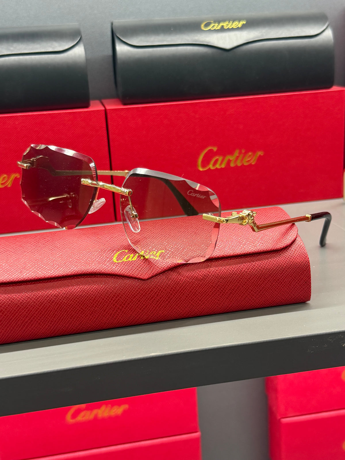 Cartier Noir transition