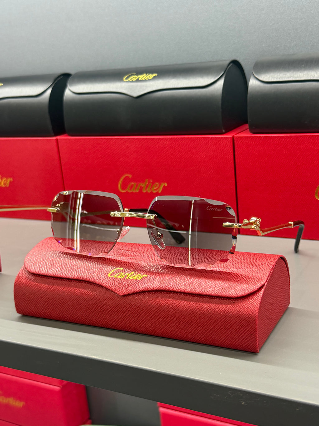 Cartier Noir transition
