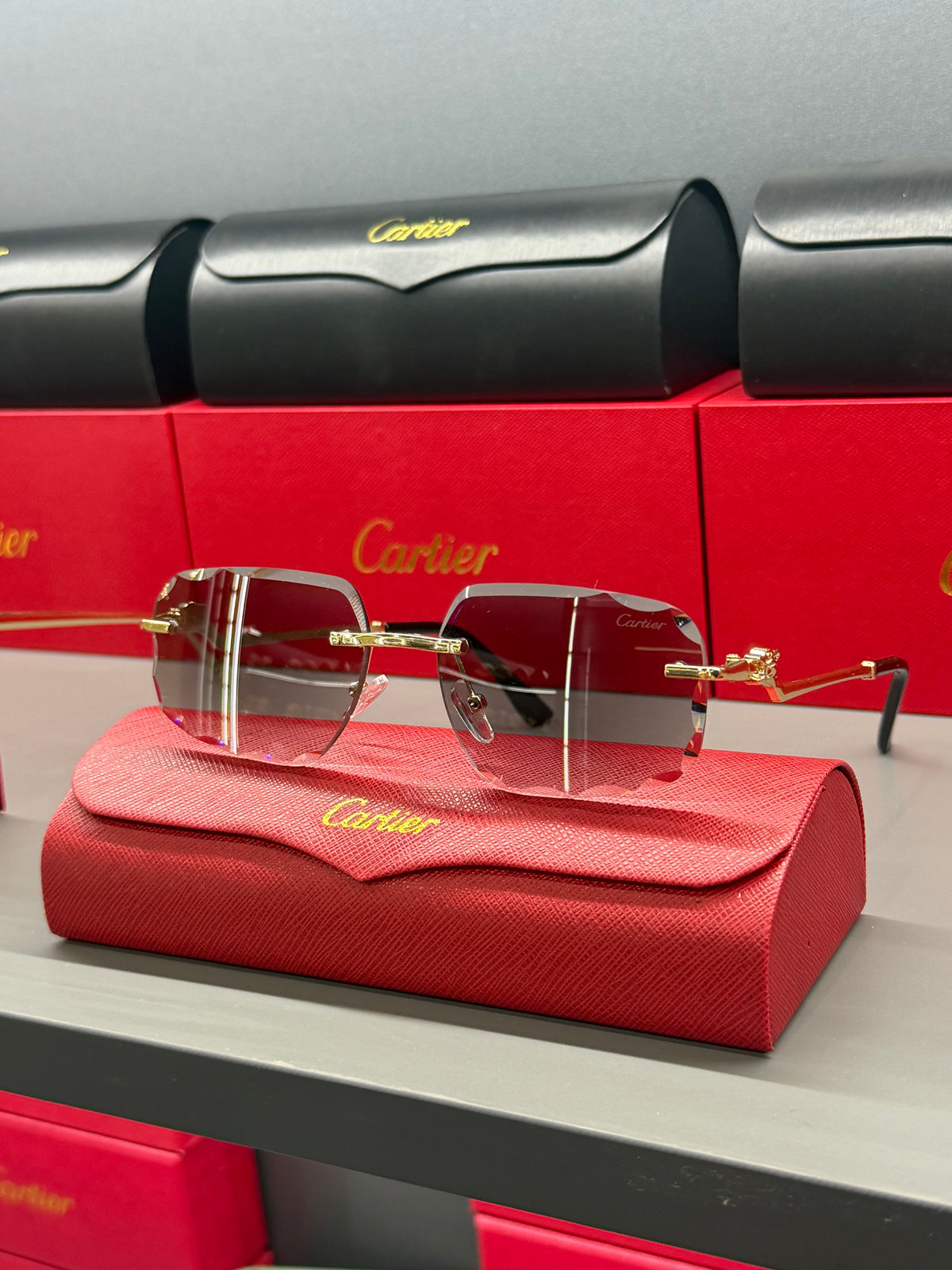 Cartier Noir transition