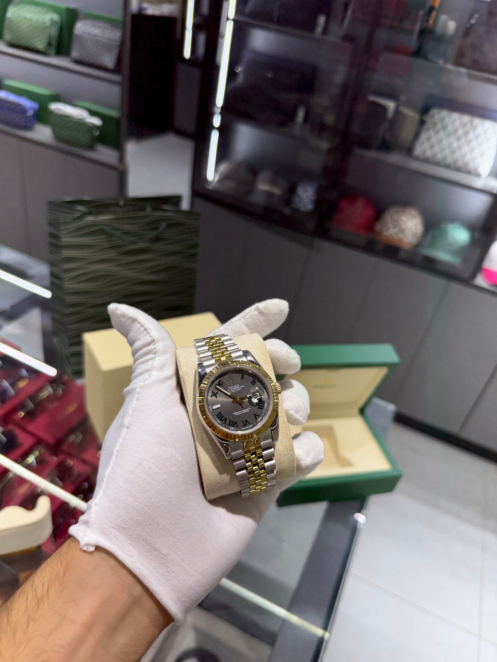 Date just 41mm